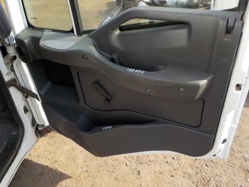 Обшивка двери IVECO Trakker