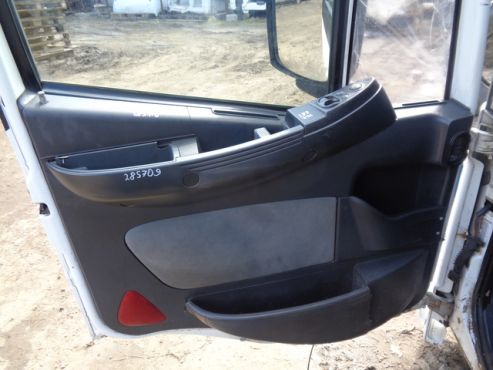 Обшивка двери IVECO Stralis