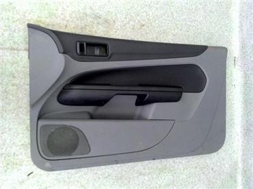 Обшивка двери Ford Focus